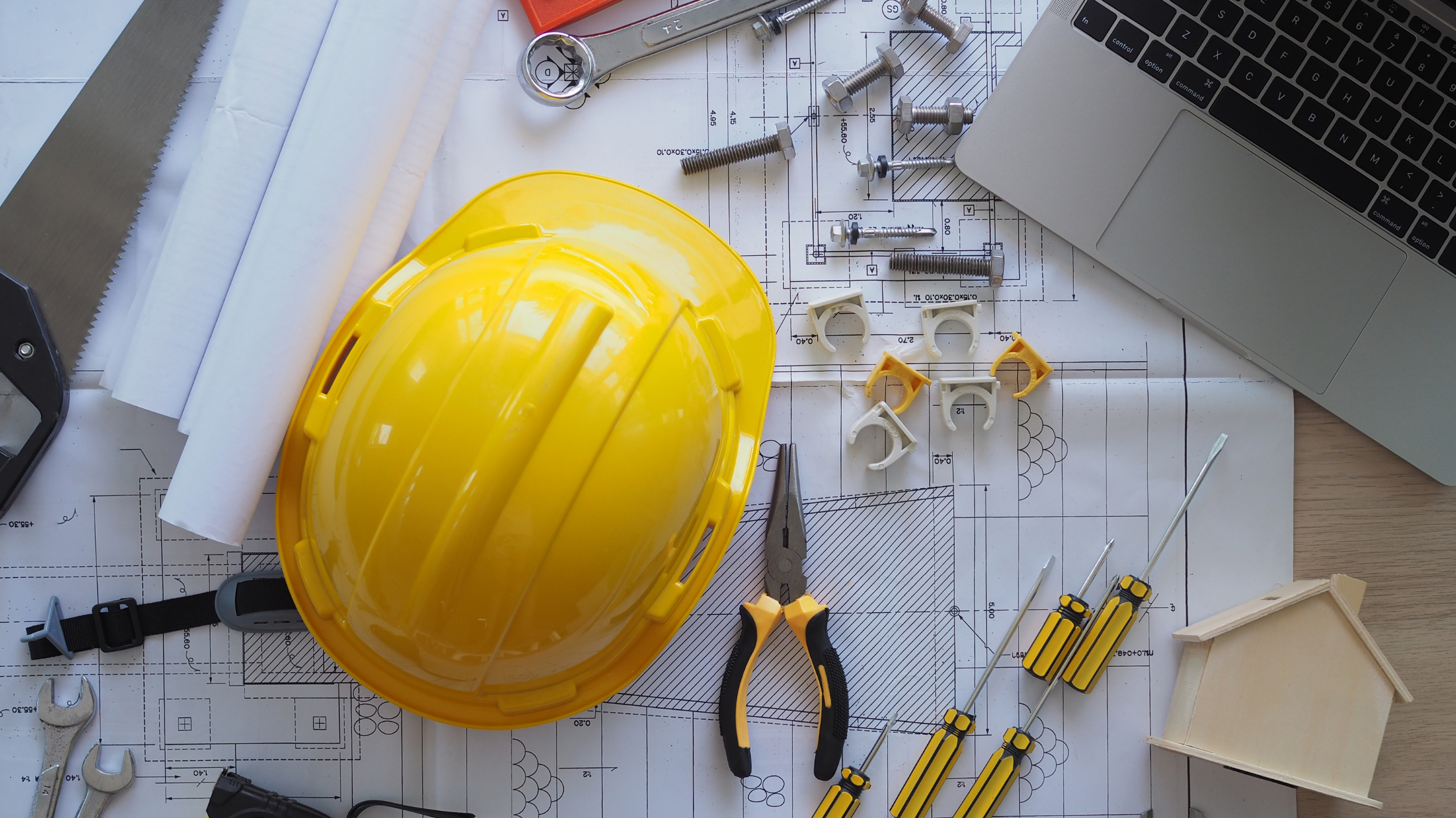 What are the different types of contractors?